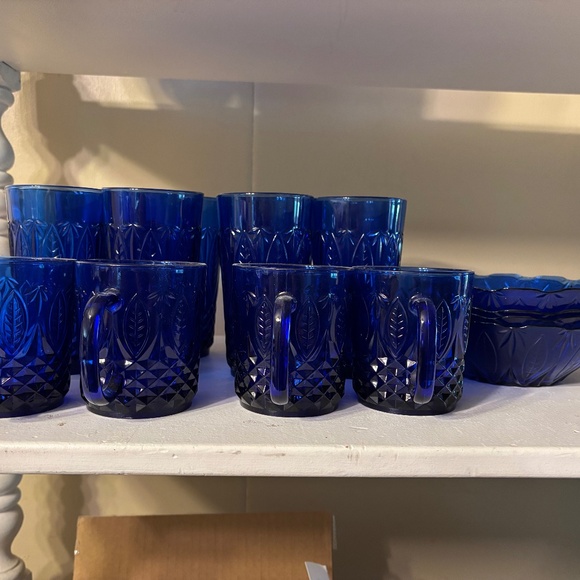 Gorgeous Collectible Cobalt Blue Glassware set - Picture 1 of 4
